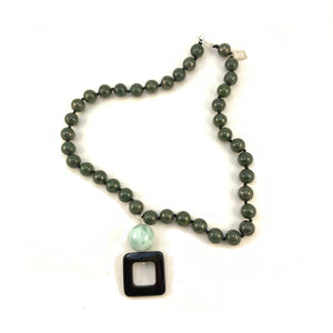 Elegant Green 20"